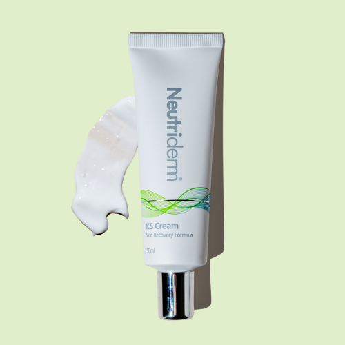 Neutriderm KS Cream tube with a swatch of the cream, showcasing its texture for scar treatment. 